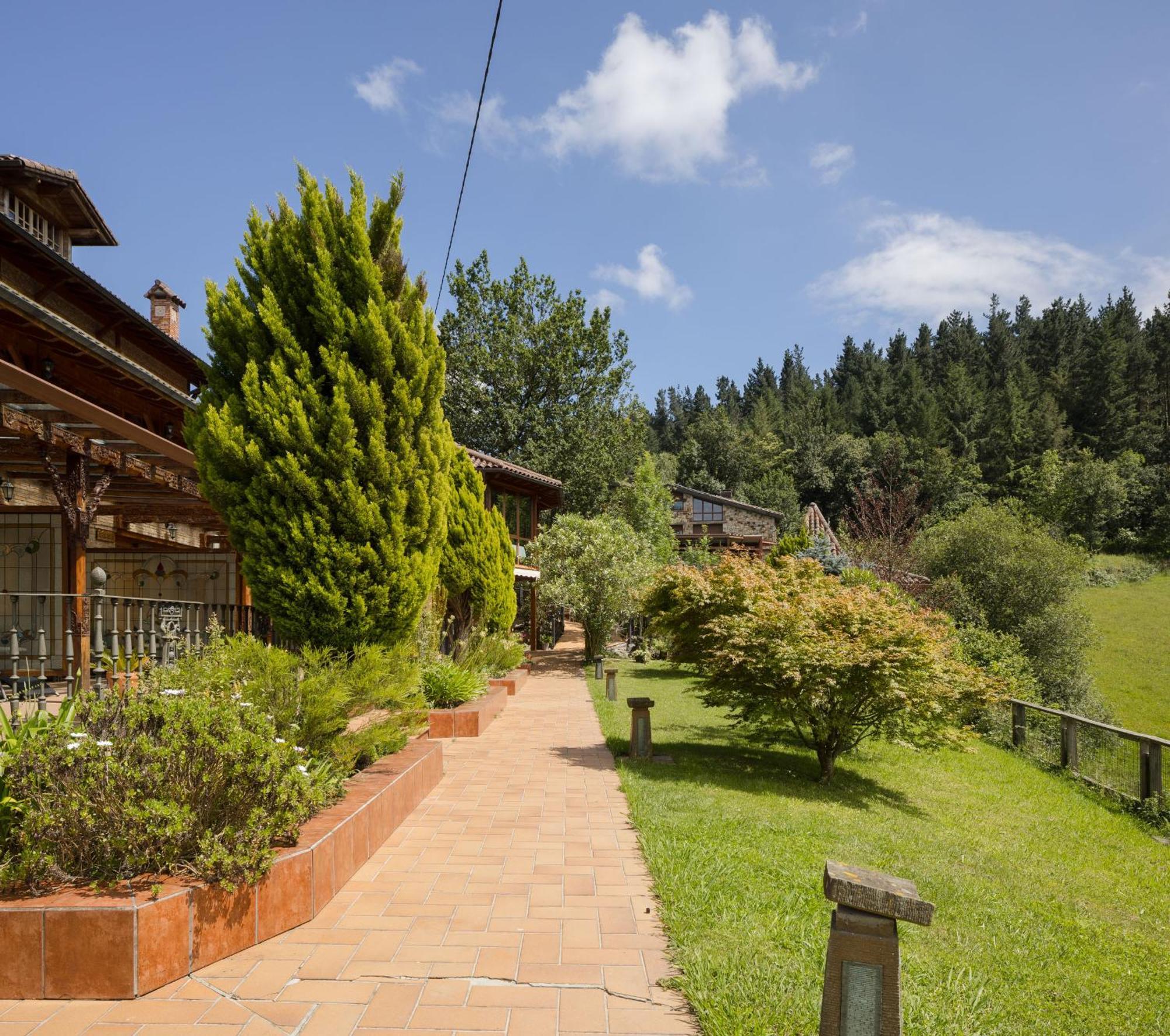 Hotel & Spa Etxegana Zeanuri Exteriör bild